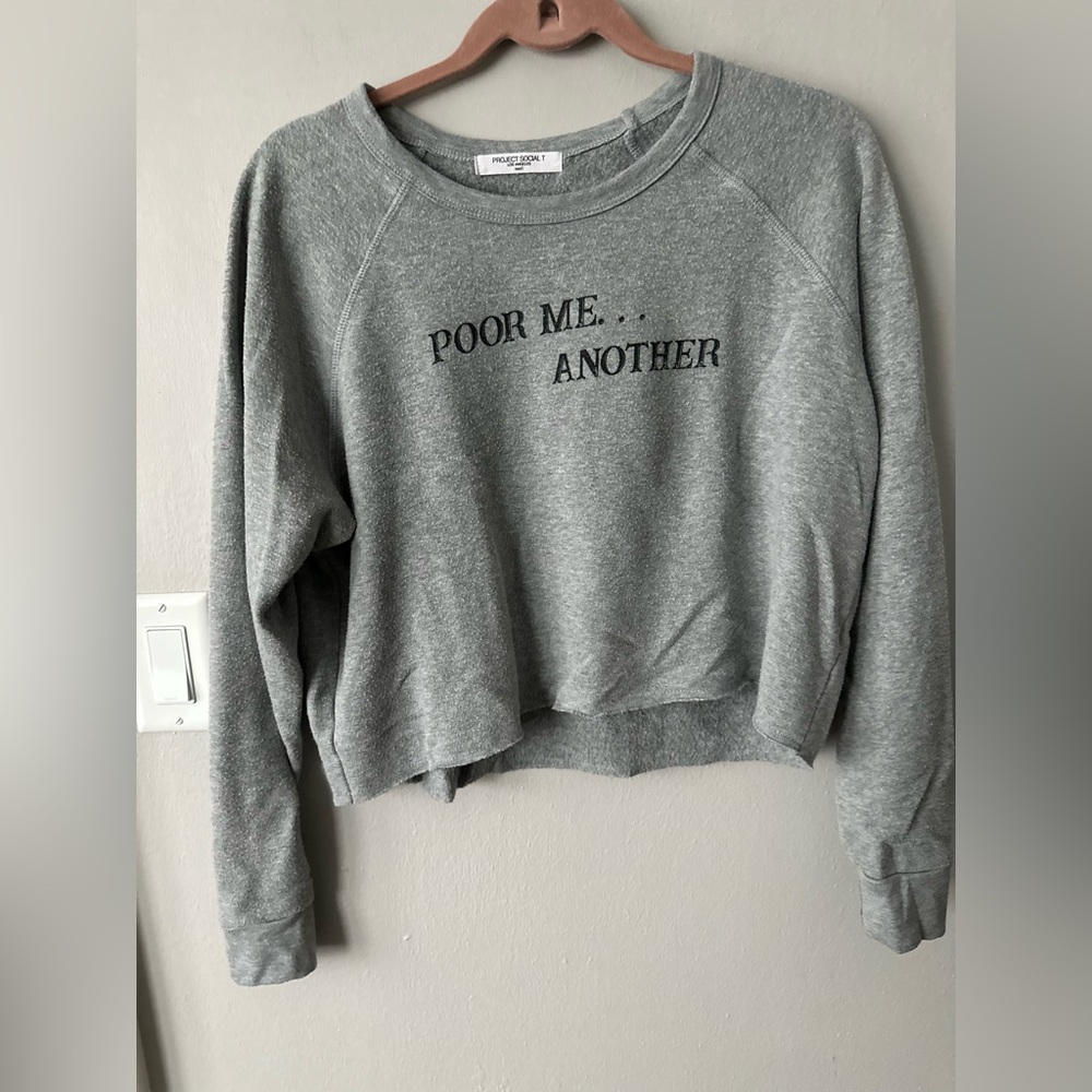 Casual cropped sweatshirt
